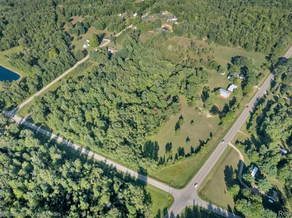 4910 W Saginaw Rd, Vassar, MI 48768