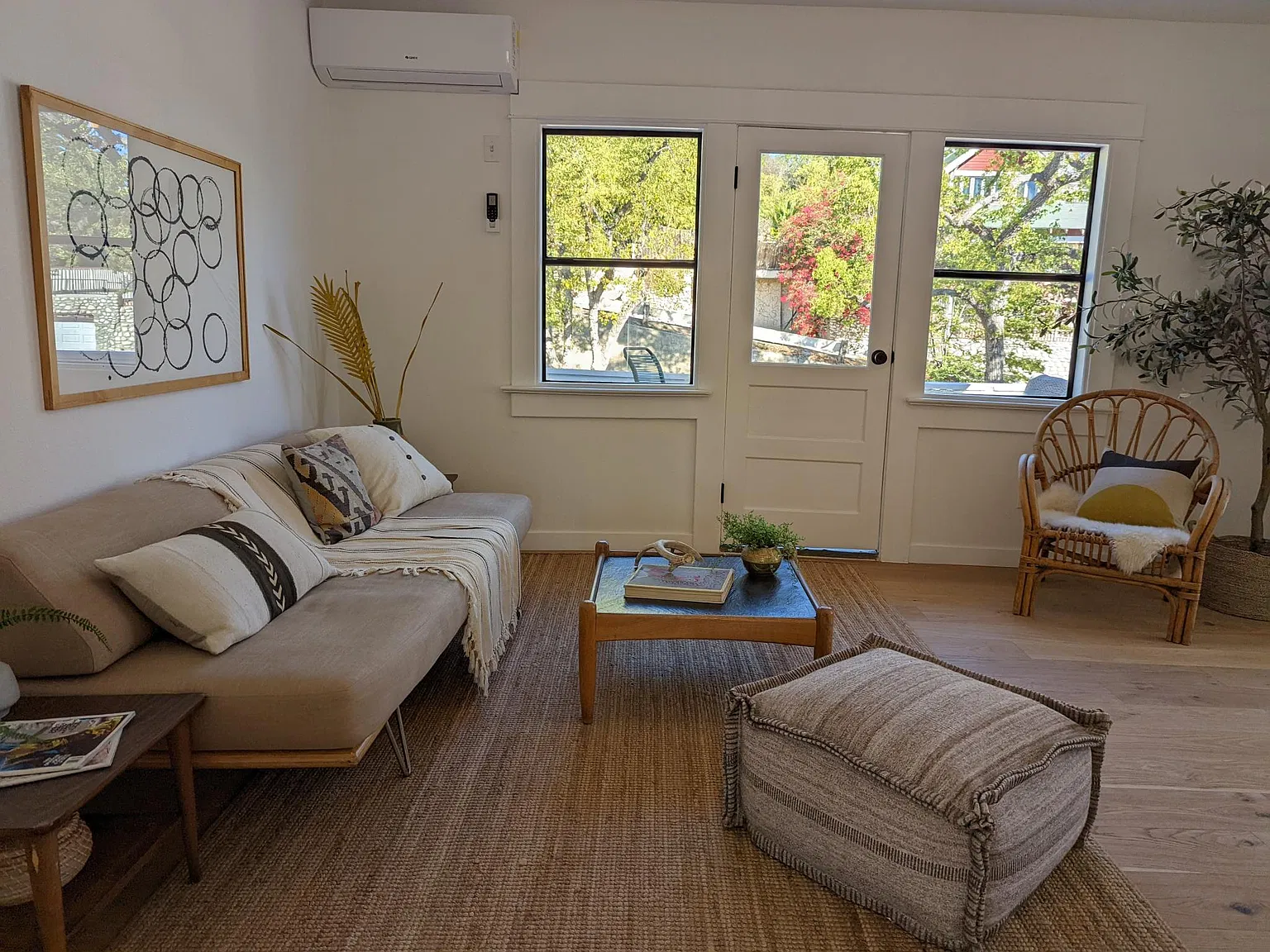 2 bed, 1100 sqft, $3,600 — Photo 3
