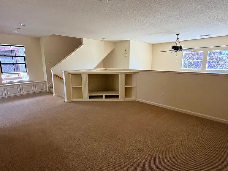 217 Santa Barbara St — Photo 23