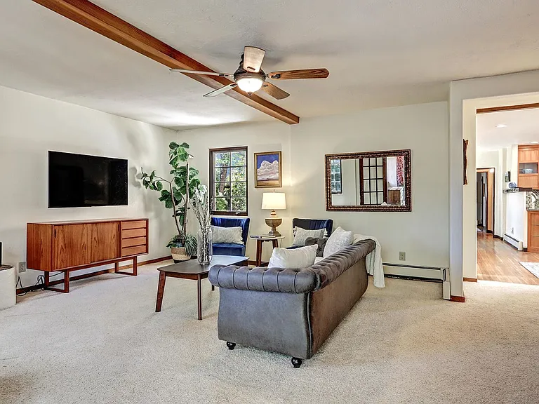 2302 Campbell Rd NW — Photo 8