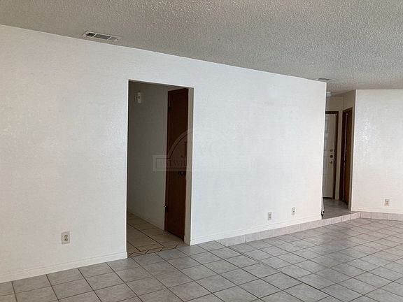 5th image of 2103 Corona Dr