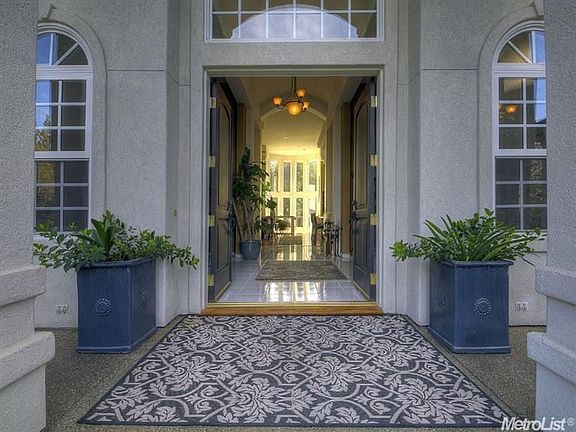 2nd image of 1402 Promontory Point Dr