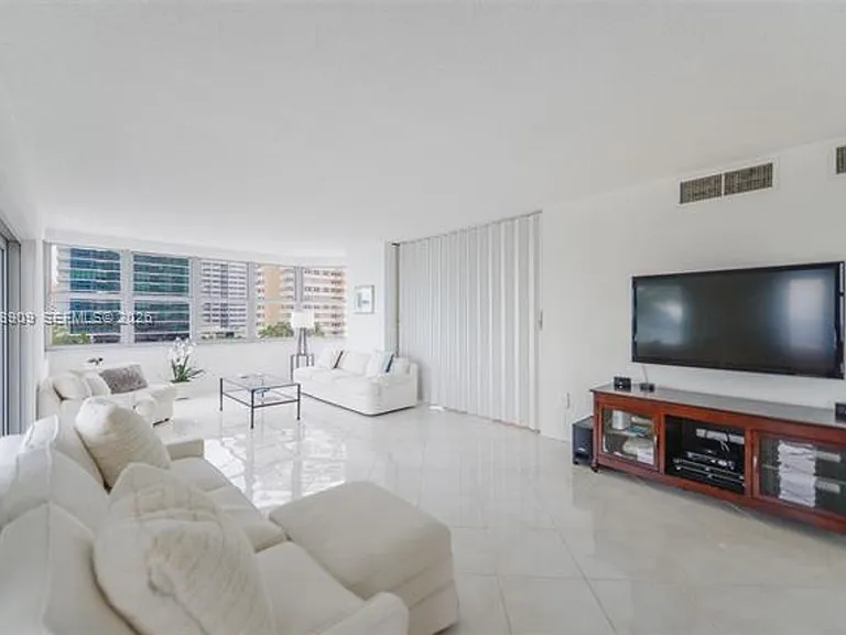 1950 S Ocean Dr #CU-5Q — Photo 5