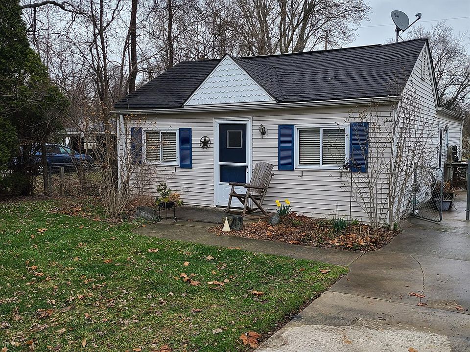 1st image of 21722 Jefferson St