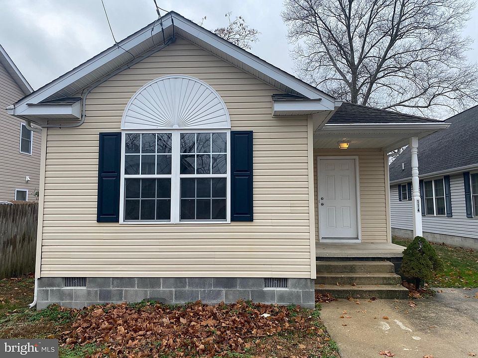 1st image of 114 N Conwell St