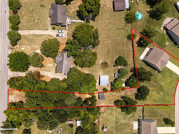 2nd image of 22 Vintage Oak Ct