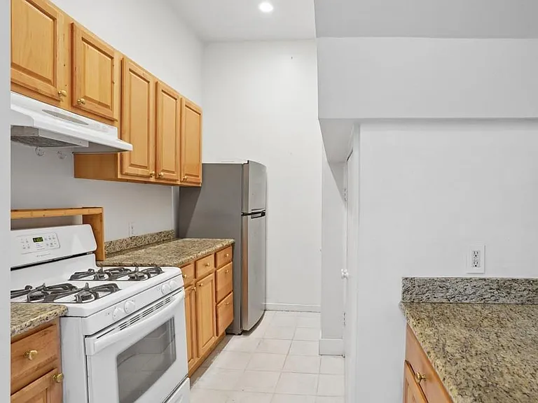 1014 Dumaine St #B — Photo 10