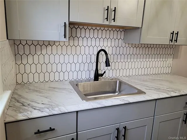 2 bed, 1.0 bath, 1100 sqft, $2,750 — Photo 3
