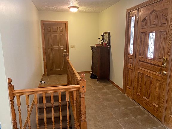 5th image of 560 Woodside Dr