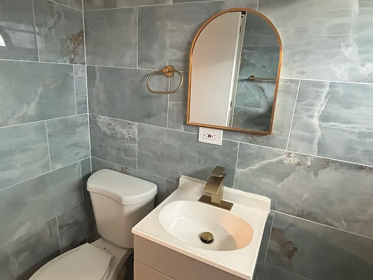 2134 W Rosemont Ave #1A — Photo 8