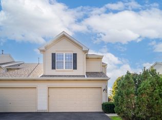 1051 Horizon Rdg, Lake In The Hills, IL 60156