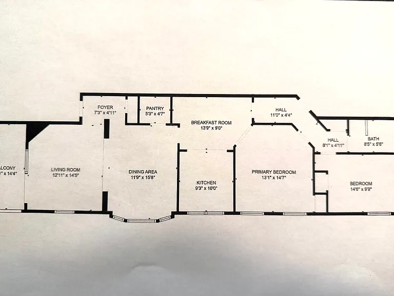 The floor plan show the dimensions of the entire apartment with approximately 1,425 sf.