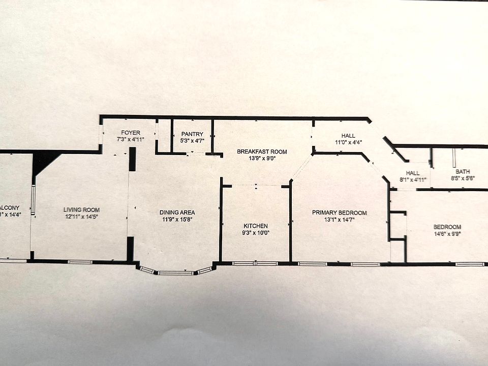 The floor plan show the dimensions of the entire apartment with approximately 1,425 sf.