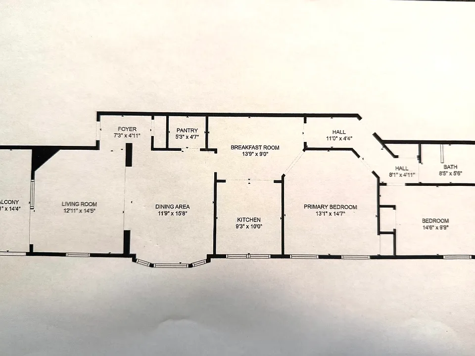 The floor plan show the dimensions of the entire apartment with approximately 1,425 sf.