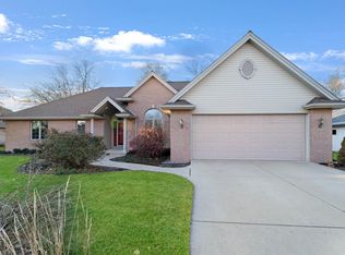 2196 River Trail Ct, De Pere, WI 54115