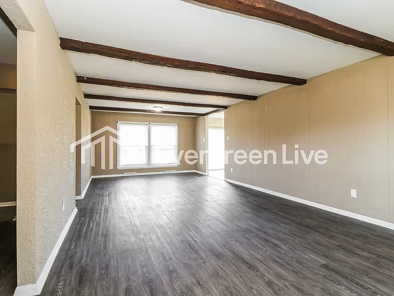 11875 Hidden Lake Dr — Photo 3