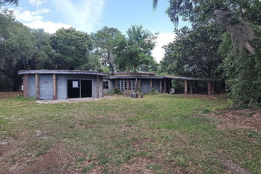 1st image of 1051 E Lake Shore Blvd