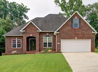 812 4th St NE #9, Conover, NC 28613