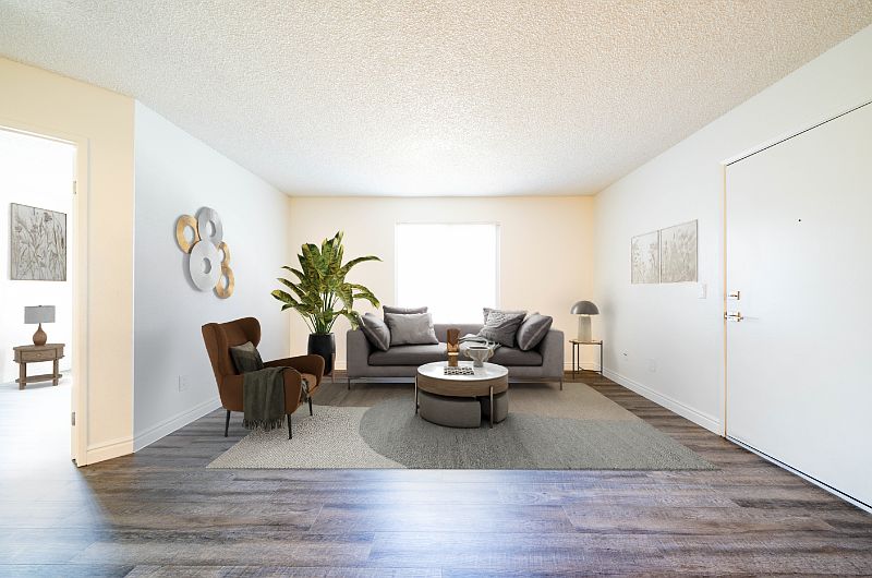 1st image of 631 Blackshaw Ln