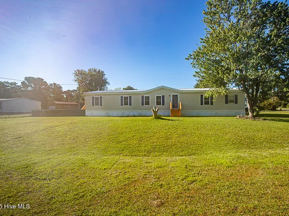 388 W Southwinds Drive, Newport, NC 28570