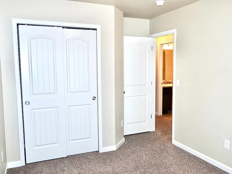 5609 Shamrock Hts — Photo 5