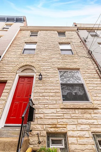 1204 Marlborough St — Photo 1