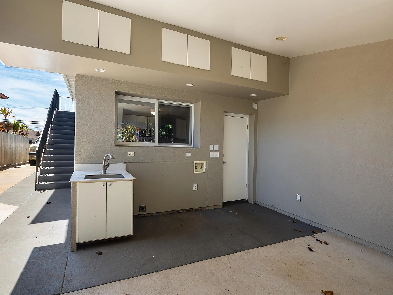 651 11th Ave — Photo 1