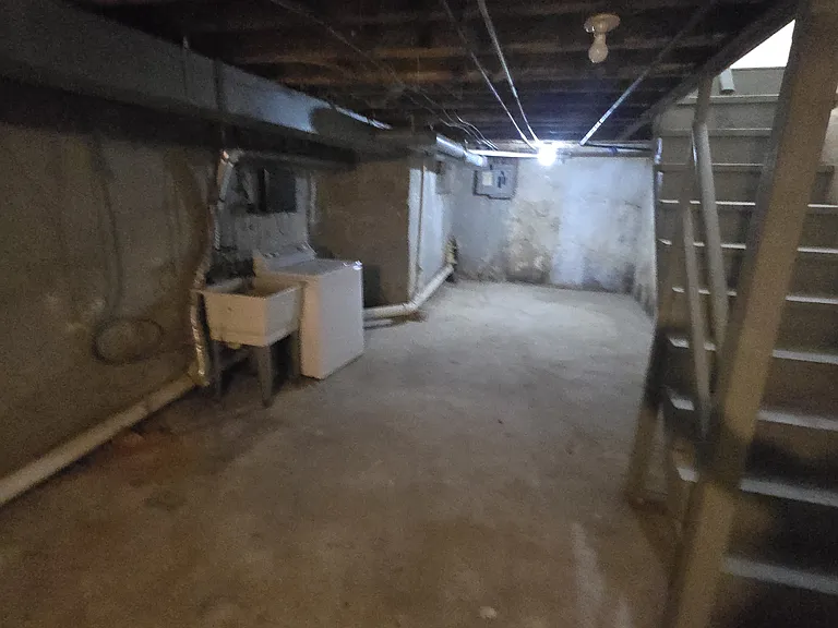 420 N Wilton St — Photo 10