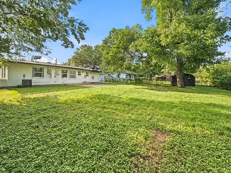 516 Buena Vista Dr — Photo 9
