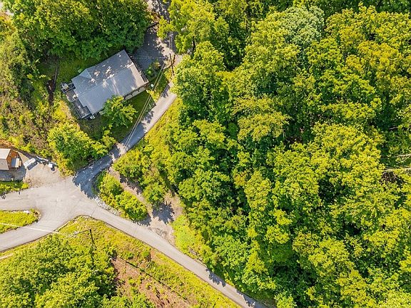 5th image of 303 Silverbell Ln Lot 0