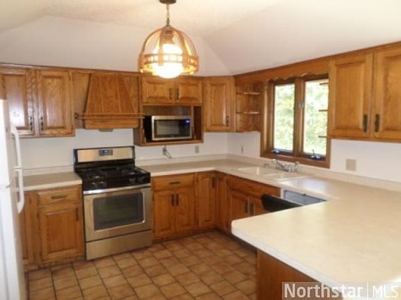 3rd image of 17387 Roanoke St NW