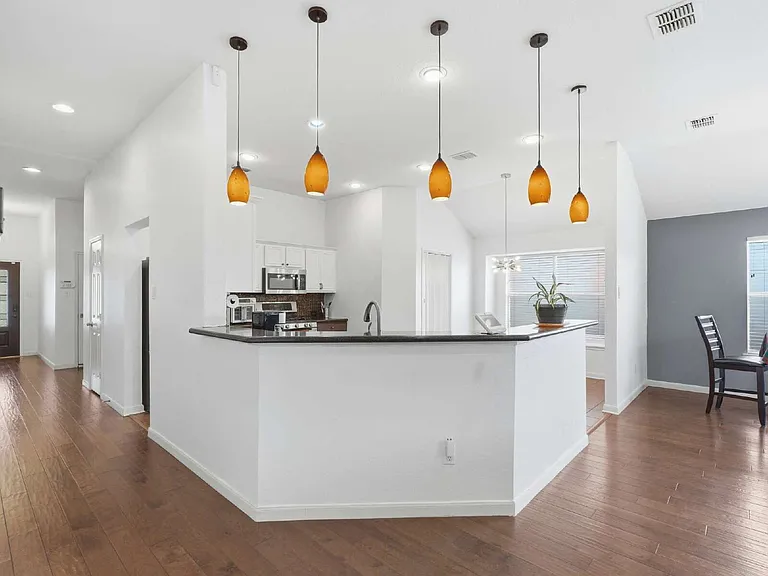 1039 Wood Brook Dr — Photo 13