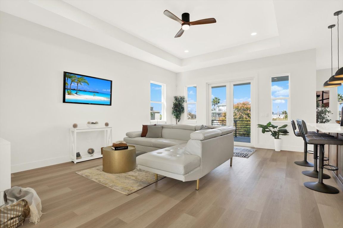 next background image