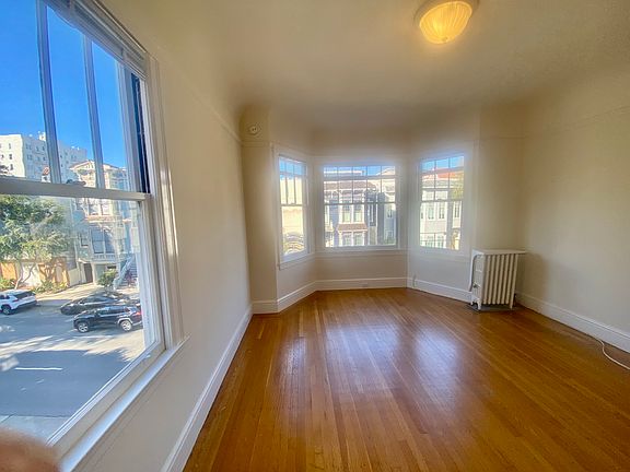 2nd image of 2801 Pine St