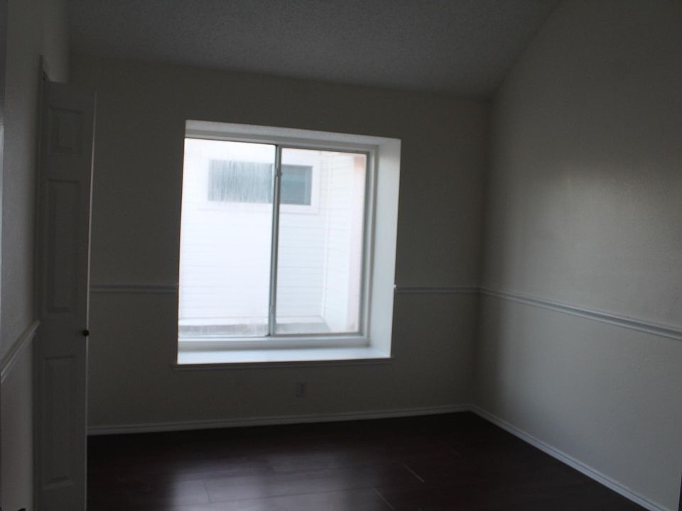 Bedroom sit-in window