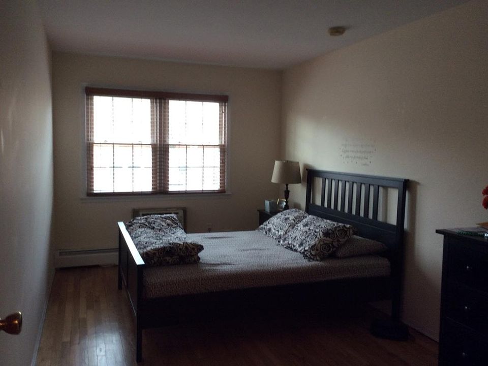 1st image of 157-1 18th Ave