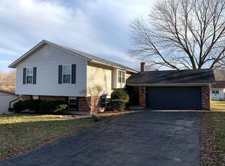 4 Greenfield Dr, Saint Peters, MO