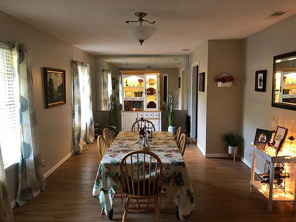 3rd image of 4307 Edinburgh Dr