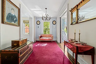 27 East 95th Street, #3E