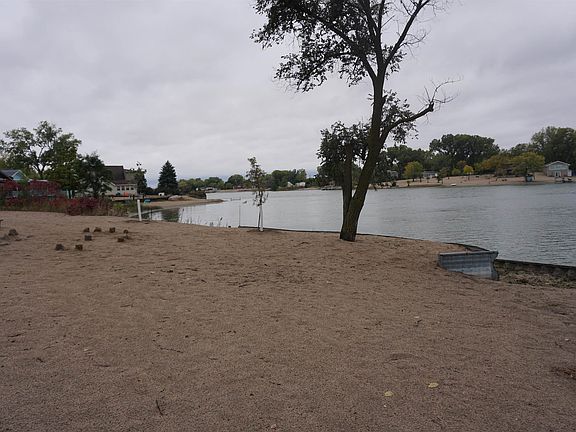 5th image of 43 Brandenburg Lakes