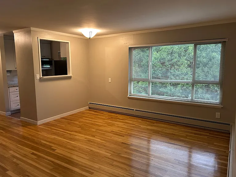 831 W Nickerson St — Photo 13