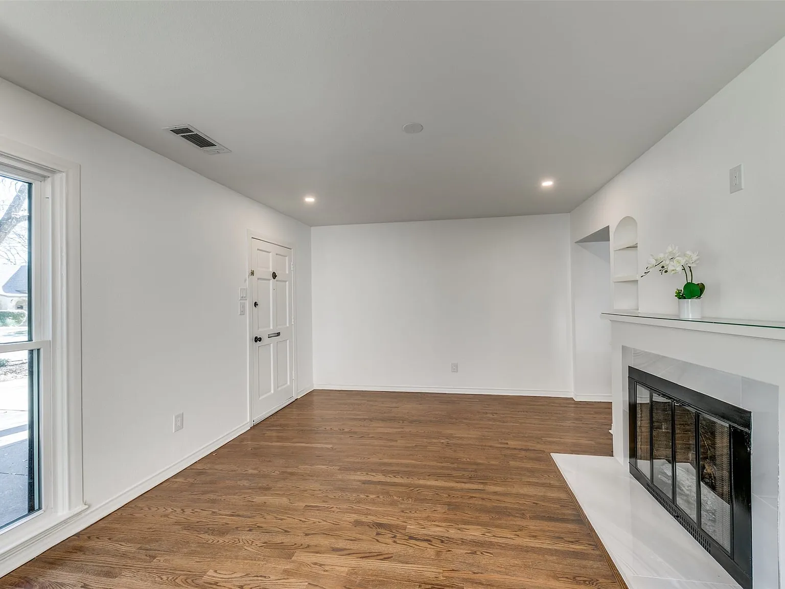 2 bed, 1.0 bath, 1010 sqft, $2,750 — Photo 4