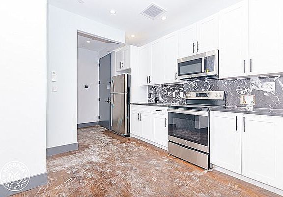 2nd image of 2115 Regent Pl Floor 3