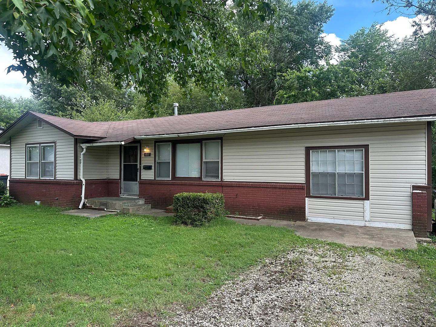 Available Now! 3-Bed, 2-Bath Springdale Home With Split Floorplan And Large, Fenced-In Backyard — Photo 1