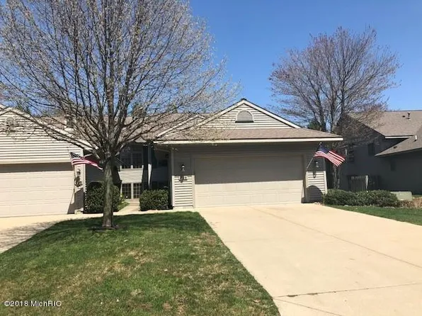 594 Tournament Cir, Muskegon, MI 49444