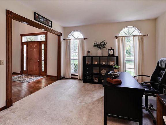 5th image of 103 Creek View Dr