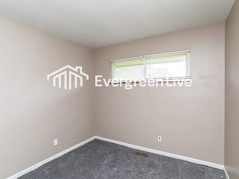 2305 Compton Rd — Photo 12
