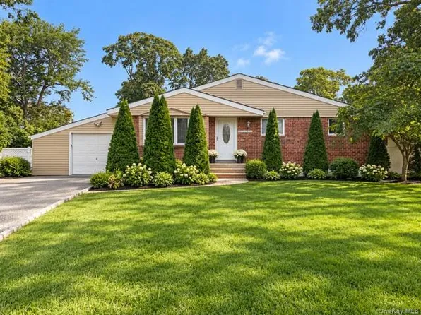 243 Vermont Avenue, Bay Shore, NY 11706