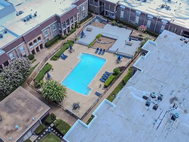 7575 Katy Fwy #103 — Photo 21