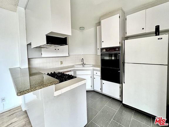 2nd image of 127 Loma Vista St #9